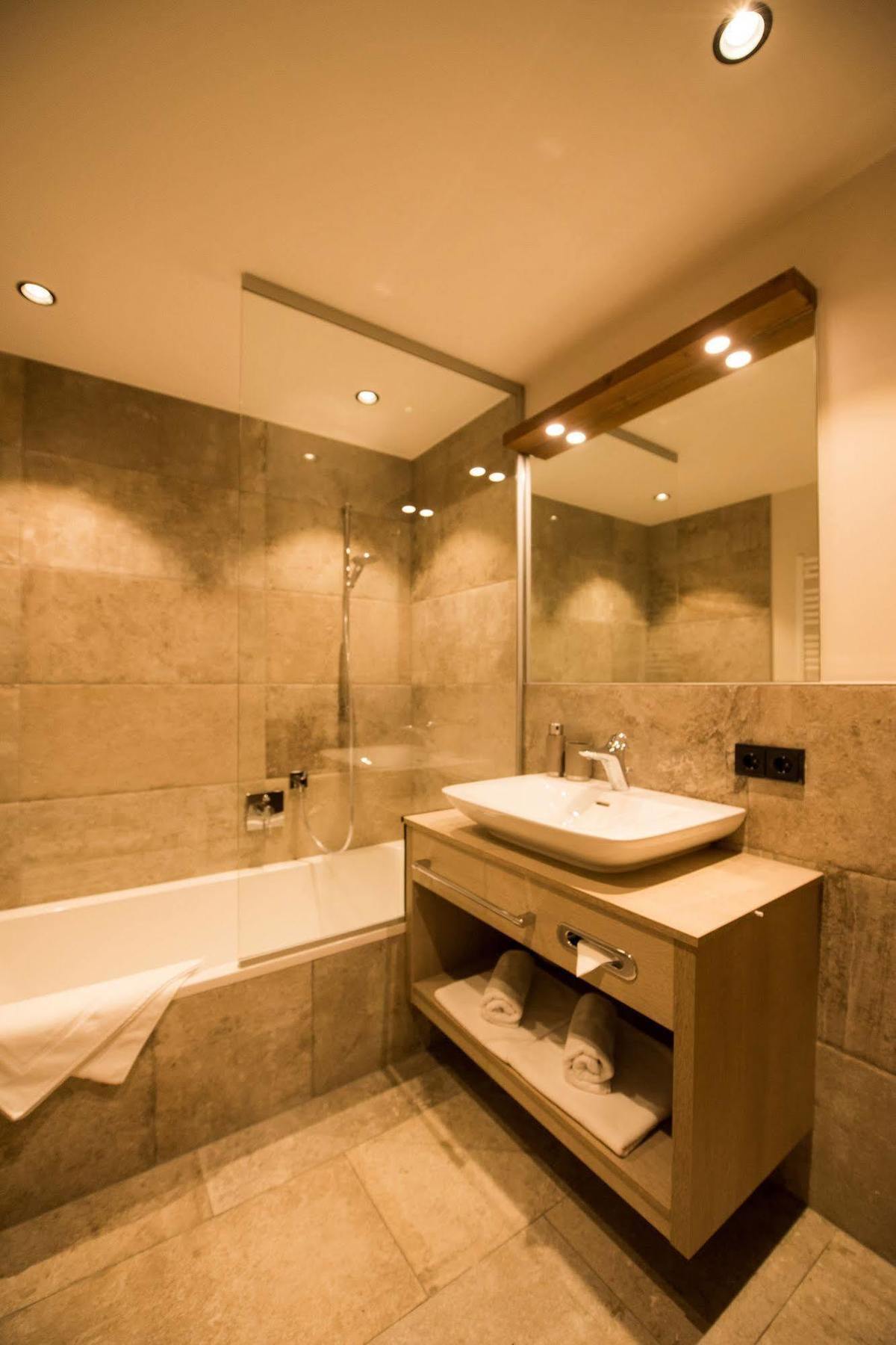 Pepi'S Suites - Lechtal Apartments Holzgau Eksteriør bilde