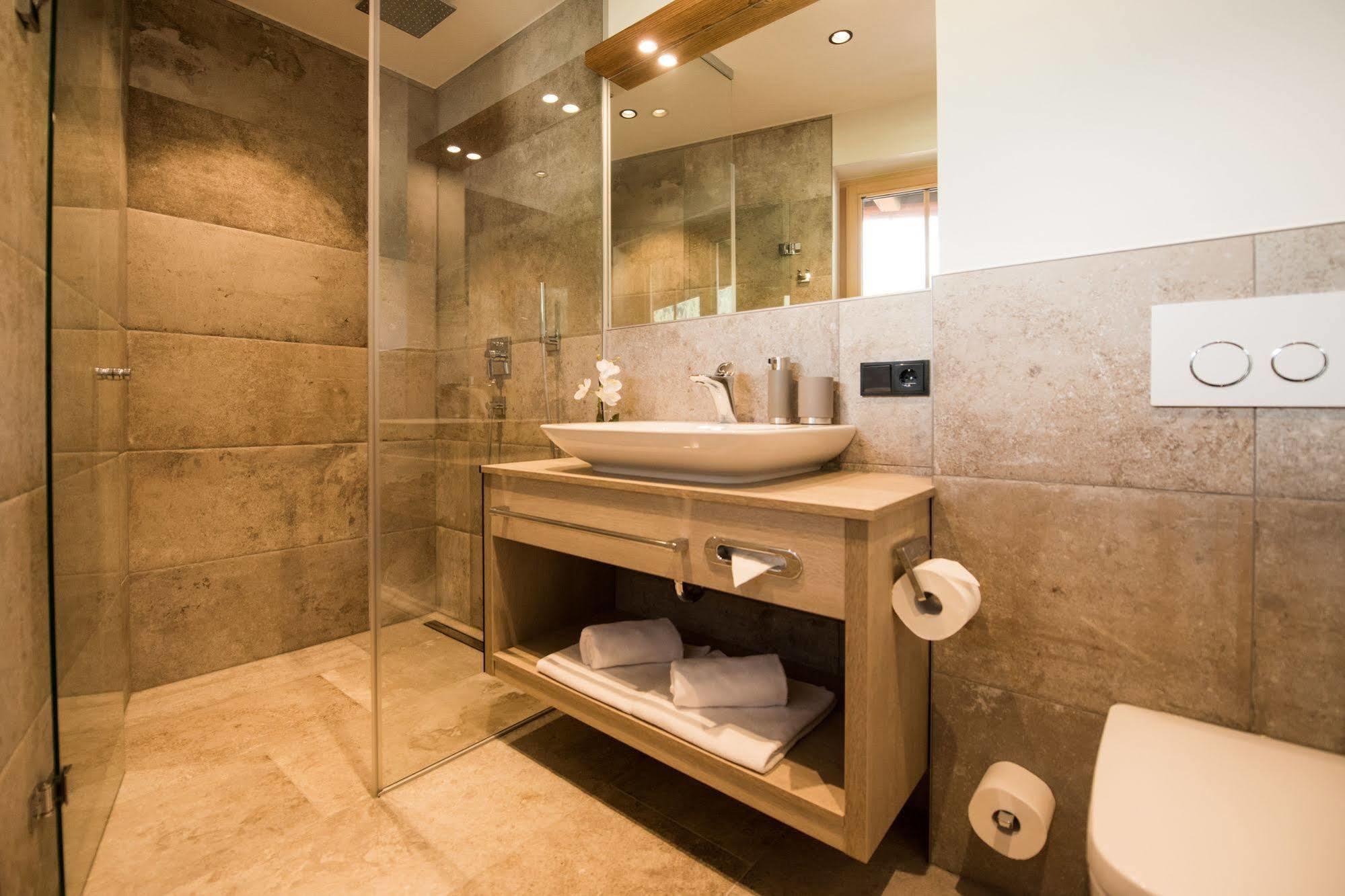 Pepi'S Suites - Lechtal Apartments Holzgau Eksteriør bilde